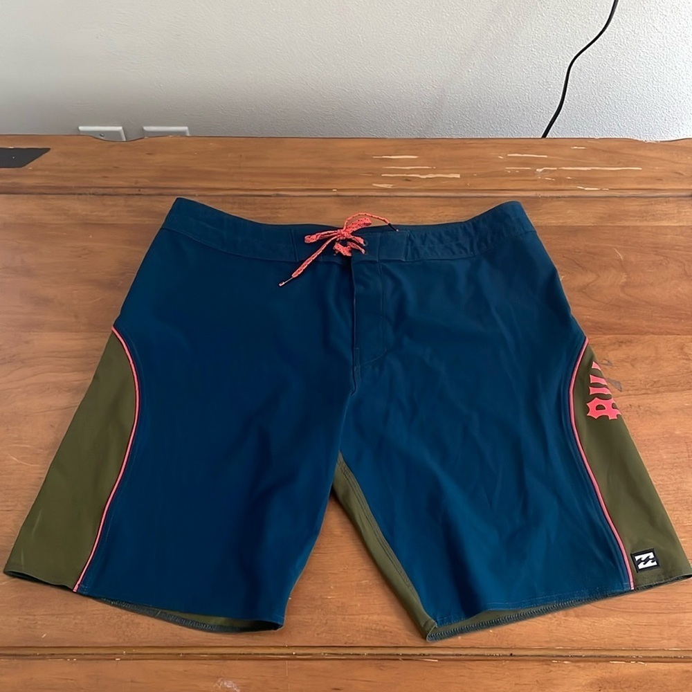 BILLABONG Recycler Arch Pro Board Shorts Size 36